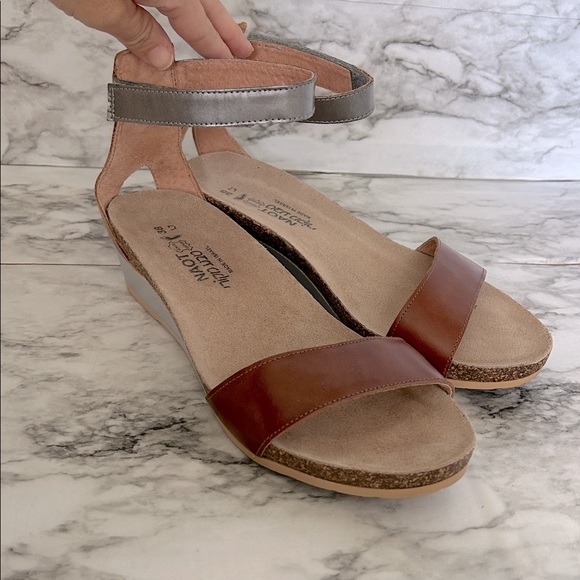 NAOT women’s size 7 38 Pixie Sandal leather brown and silver adjustable strap. - Picture 1 of 10